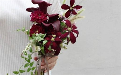 八字带三奇贵人女命_带三奇贵人的八字